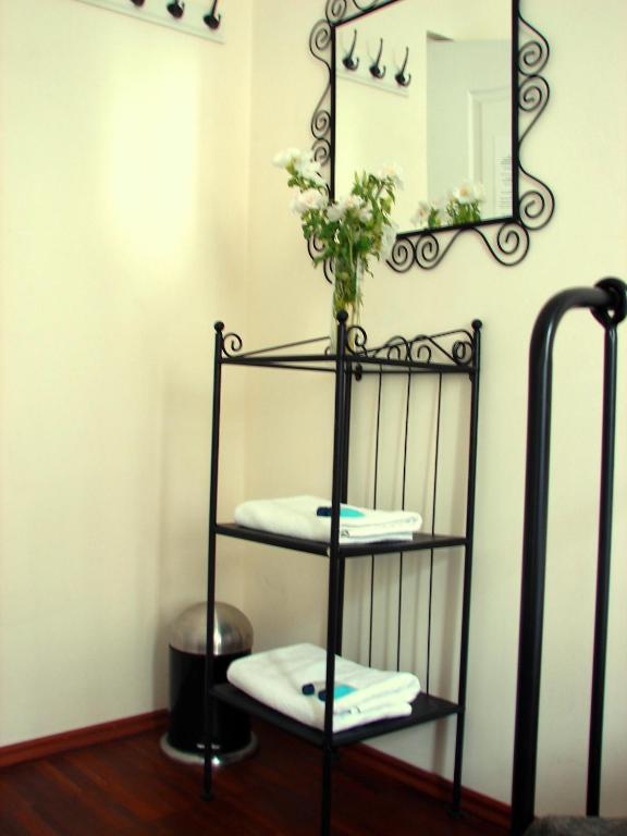 Chmielna Guest House Варшава Стая снимка