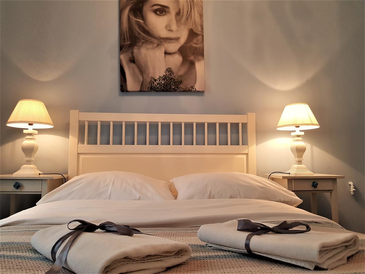 Chmielna Guest House Варшава Екстериор снимка