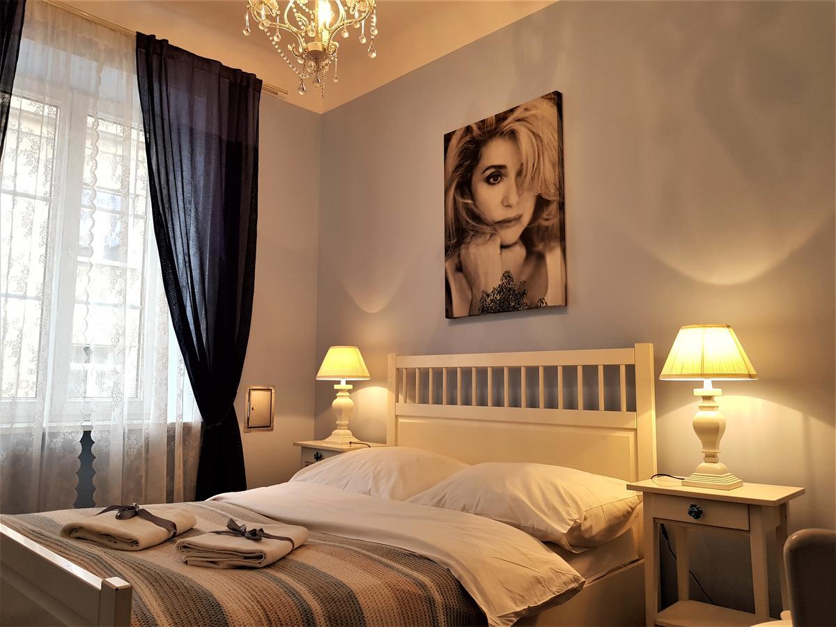 Chmielna Guest House Варшава Екстериор снимка